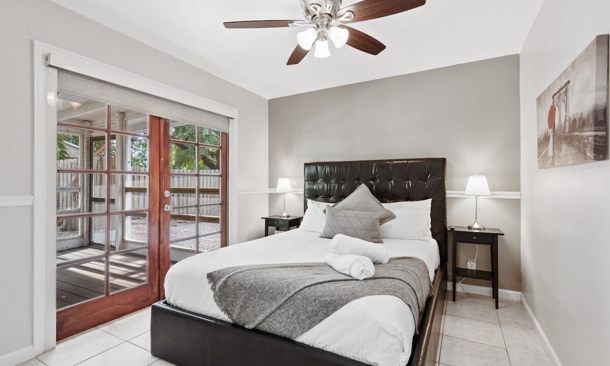 Photo of Bedroom in River Oaks