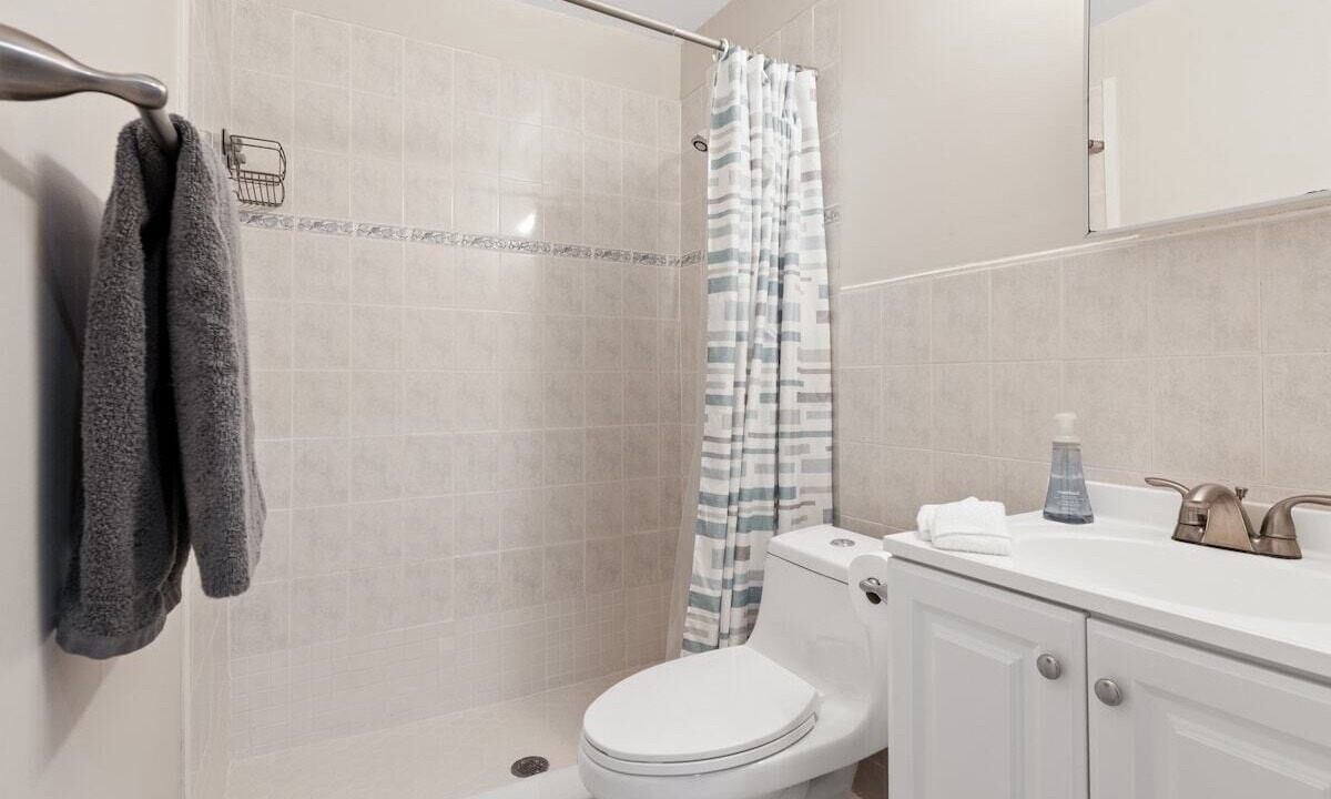 Photo of Bathroom in River Oaks