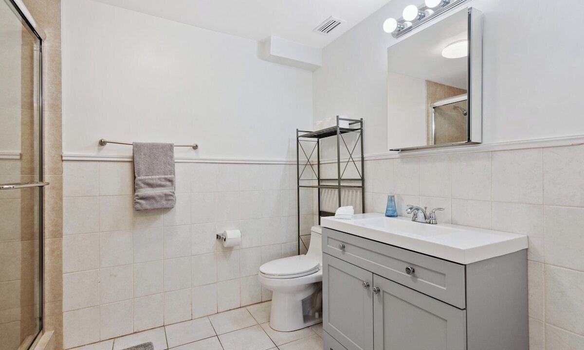 Photo of Bathroom in River Oaks