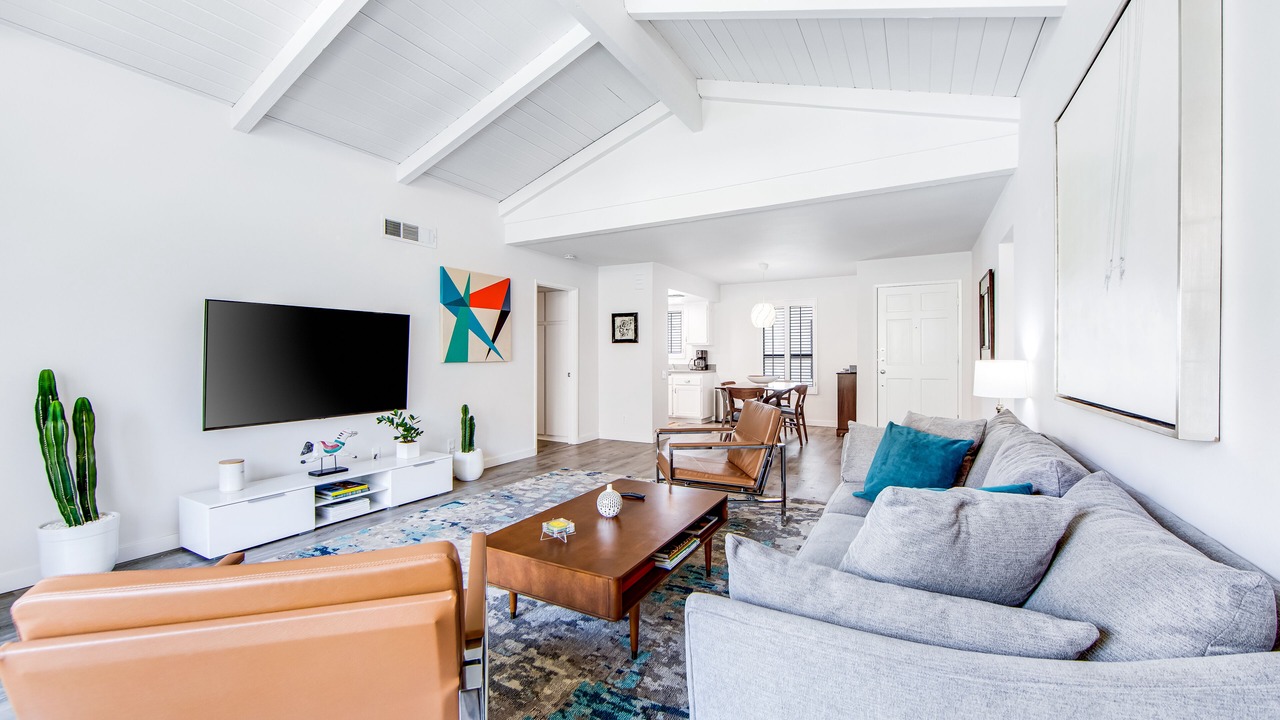 Photo of Livingroom in Canyon Corridor