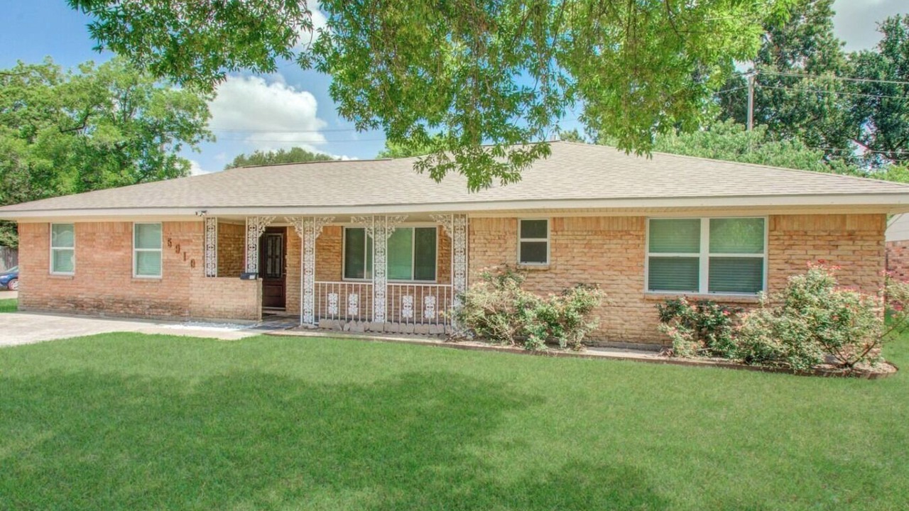 Photo of Outdoor in Garden Oaks