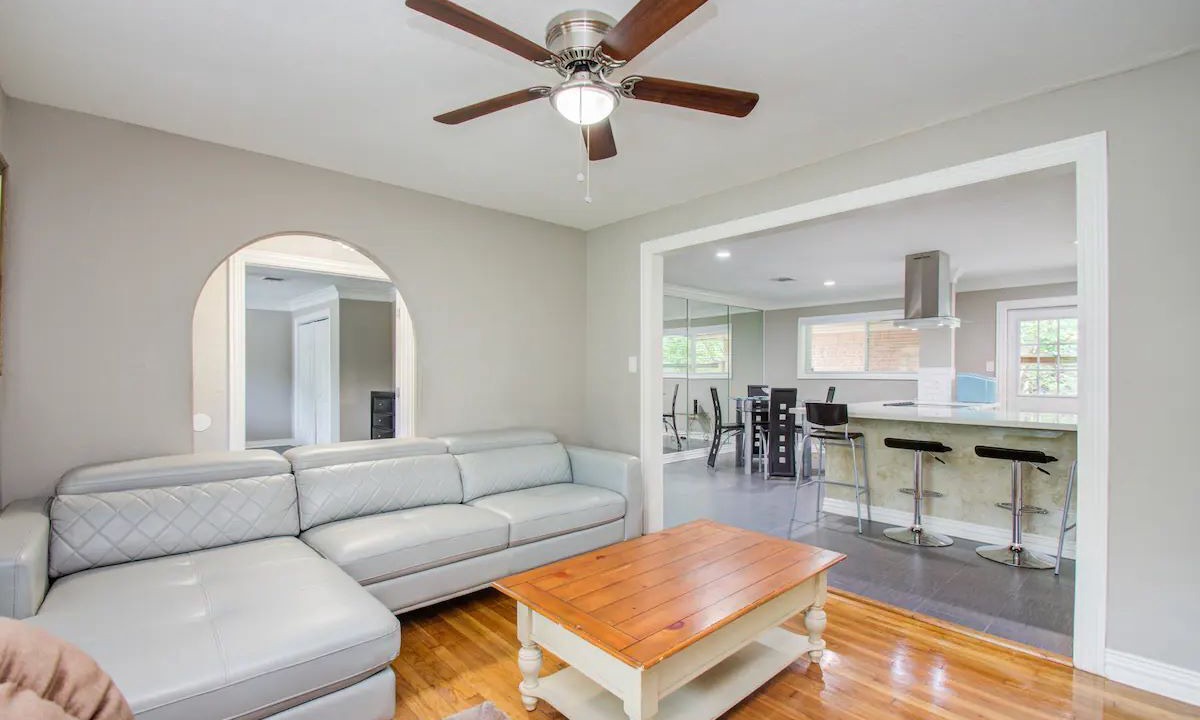 Photo of Livingroom in Garden Oaks
