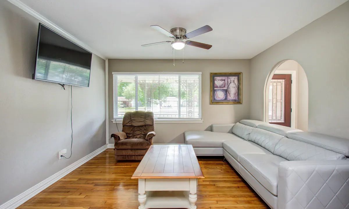 Photo of Livingroom in Garden Oaks