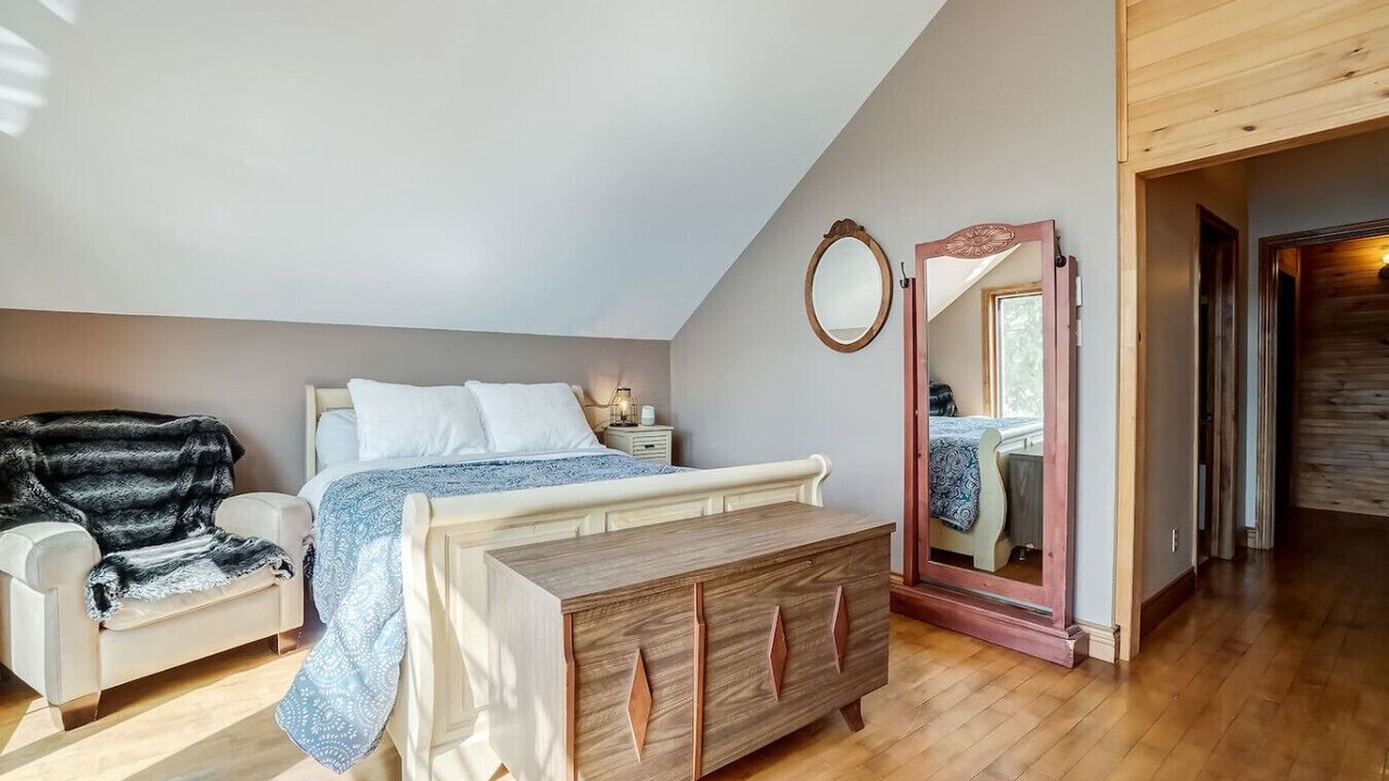 Photo of Bedroom in Val-des-Monts