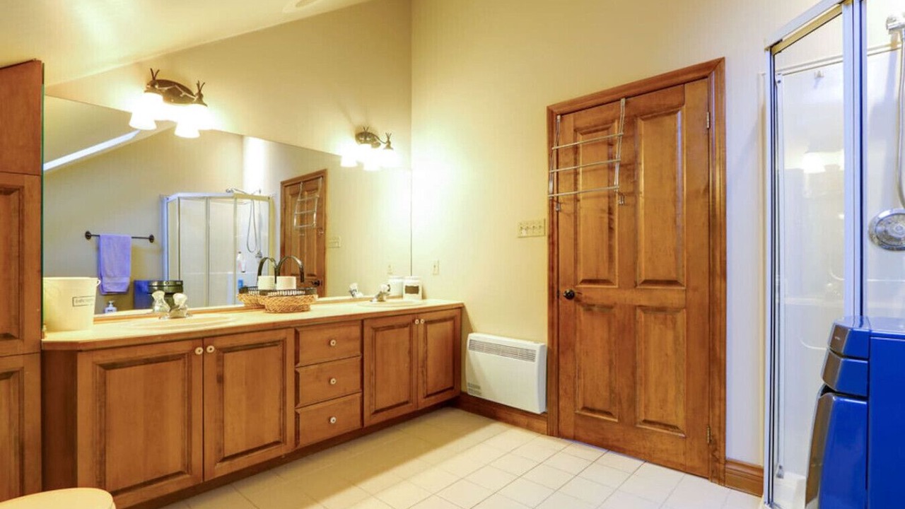 Photo of Bathroom in Val-des-Monts