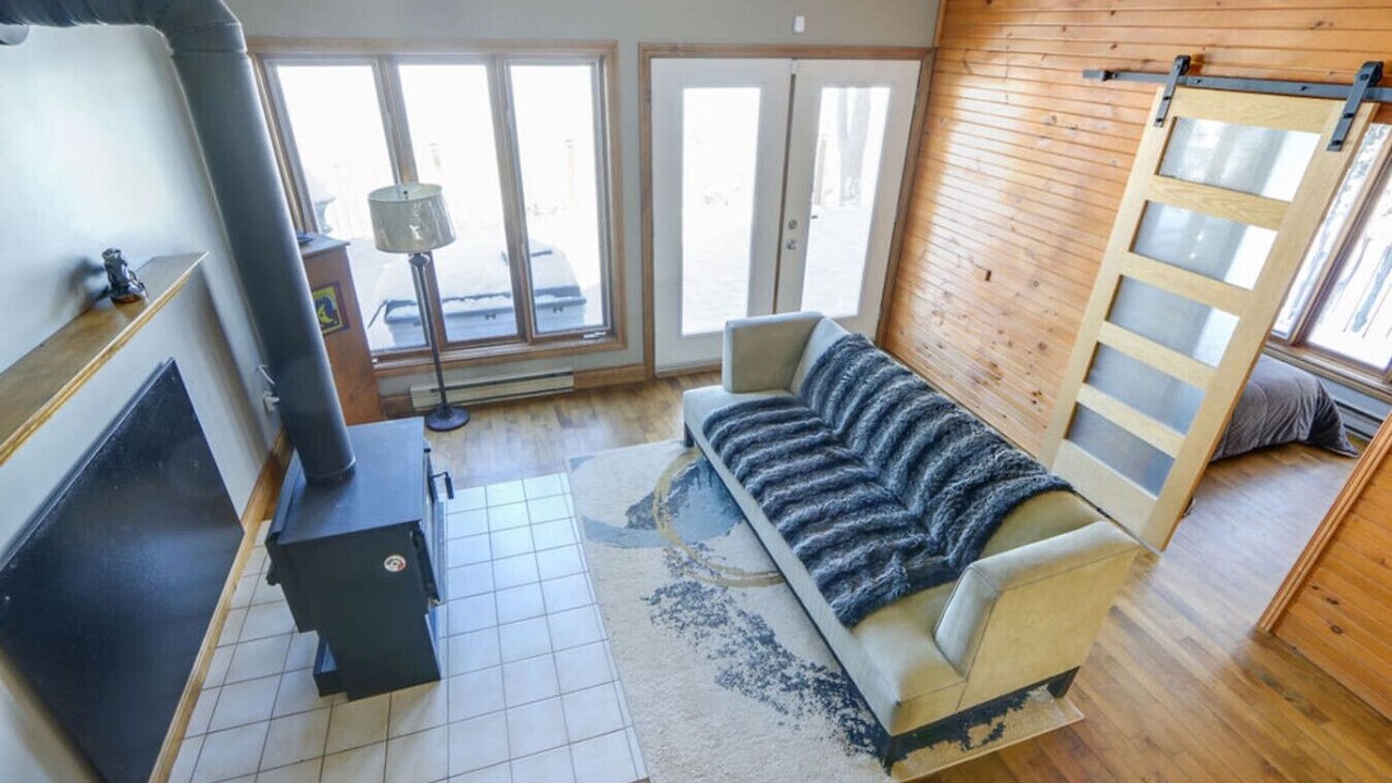 Photo of Livingroom in Val-des-Monts