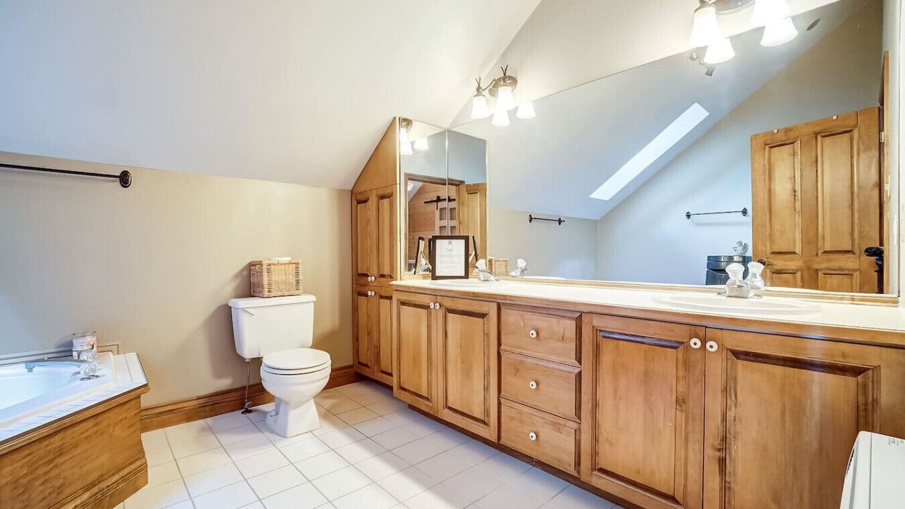Photo of Bathroom in Val-des-Monts