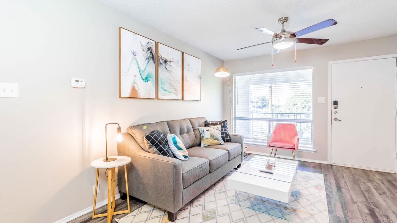 Photo of Livingroom in Dawson