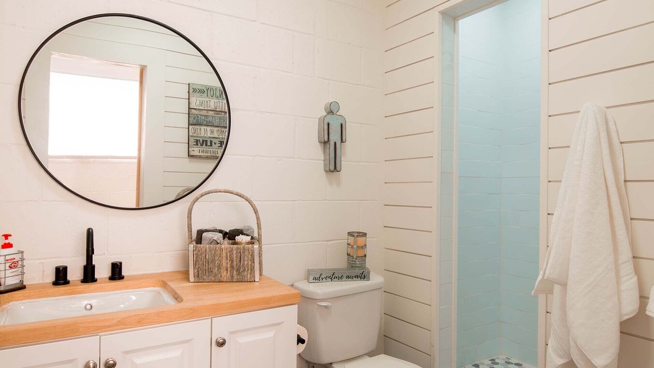 Photo of Bathroom in Pershing - Government Hill