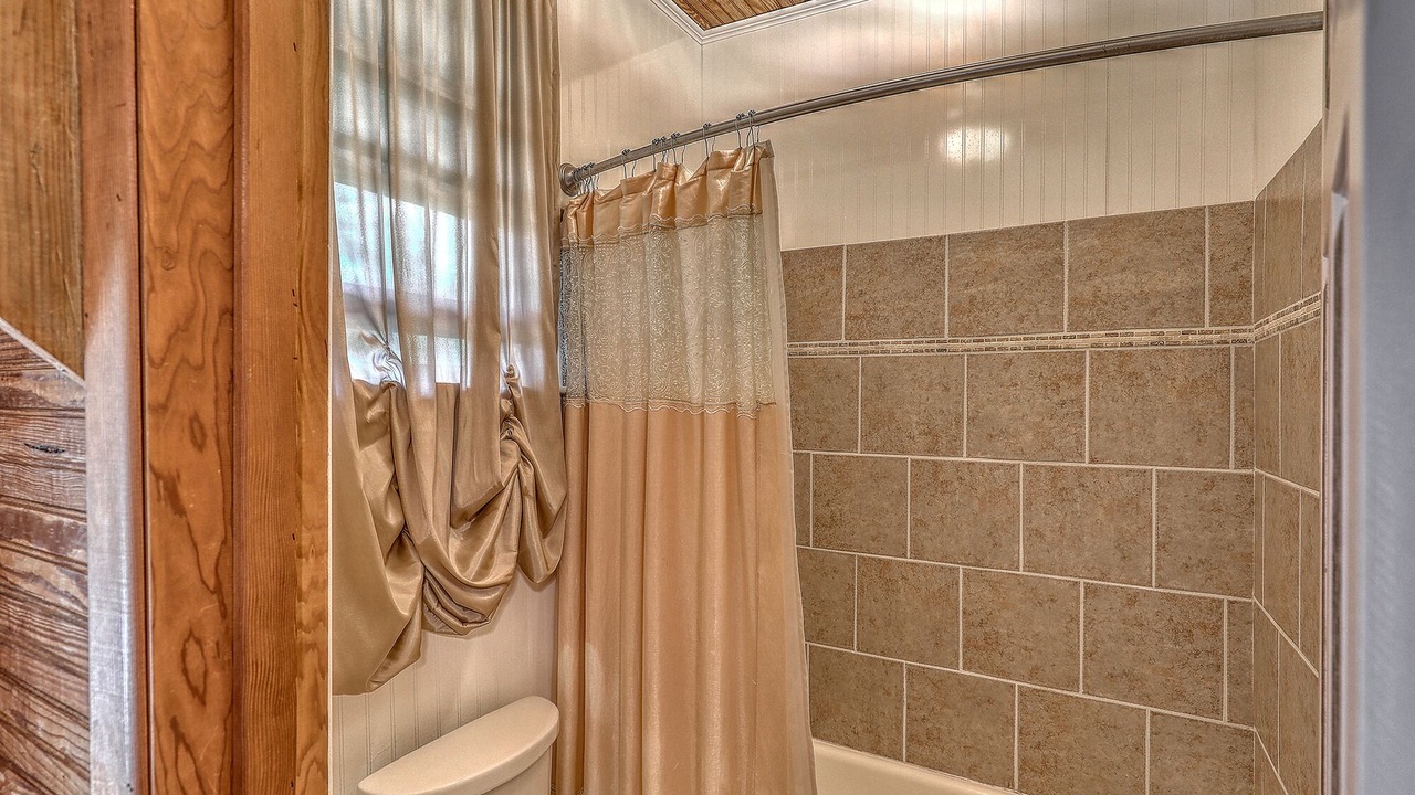 Photo of Bathroom in Lake Junaluska