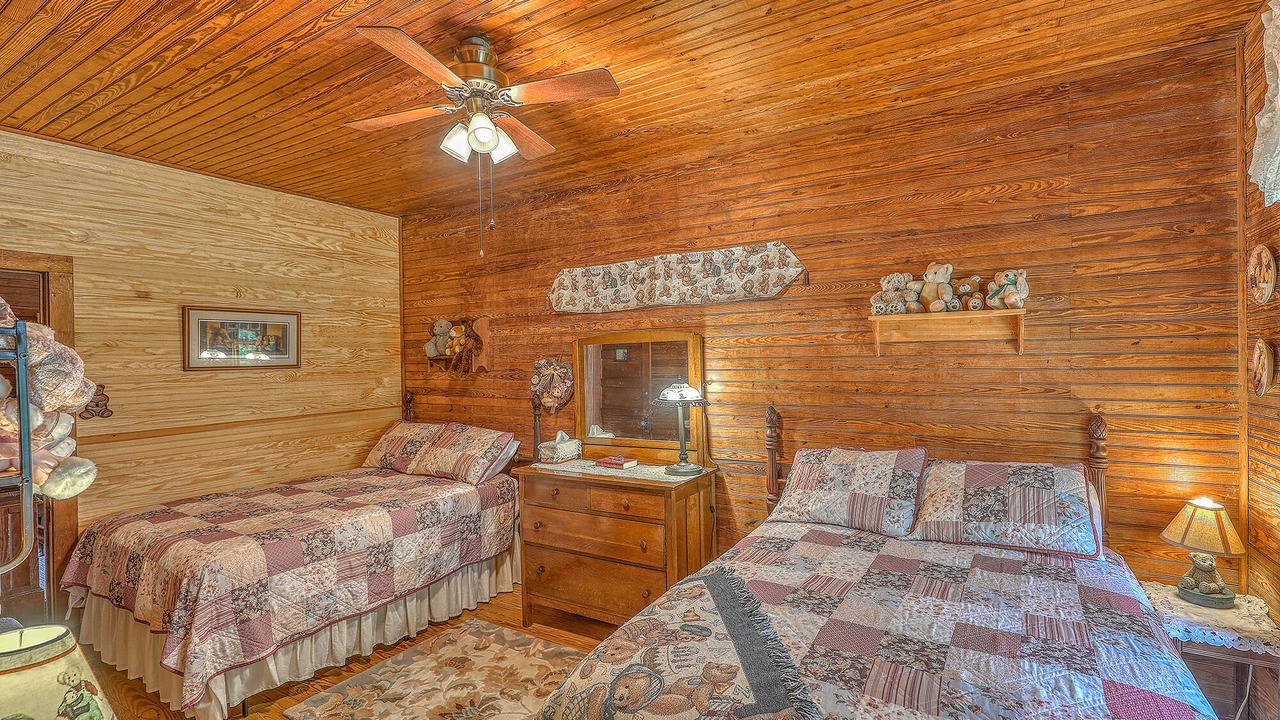 Photo of Bedroom in Lake Junaluska