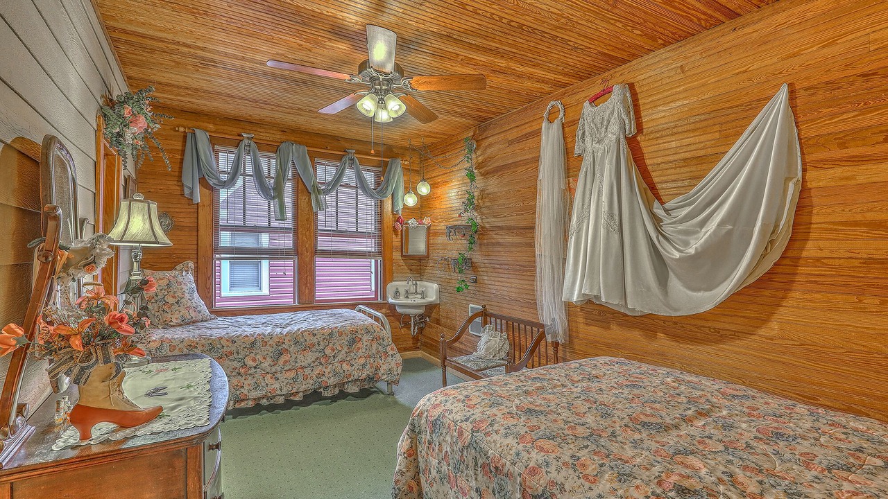 Photo of Bedroom in Lake Junaluska