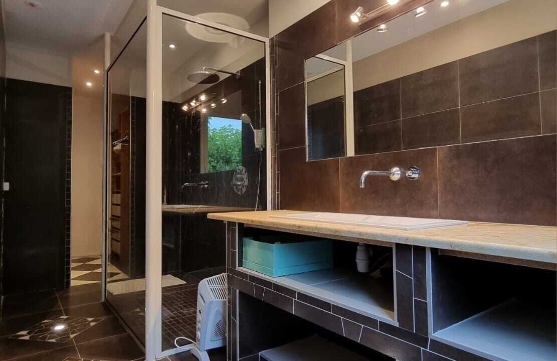 Photo of Bathroom in Lablachere