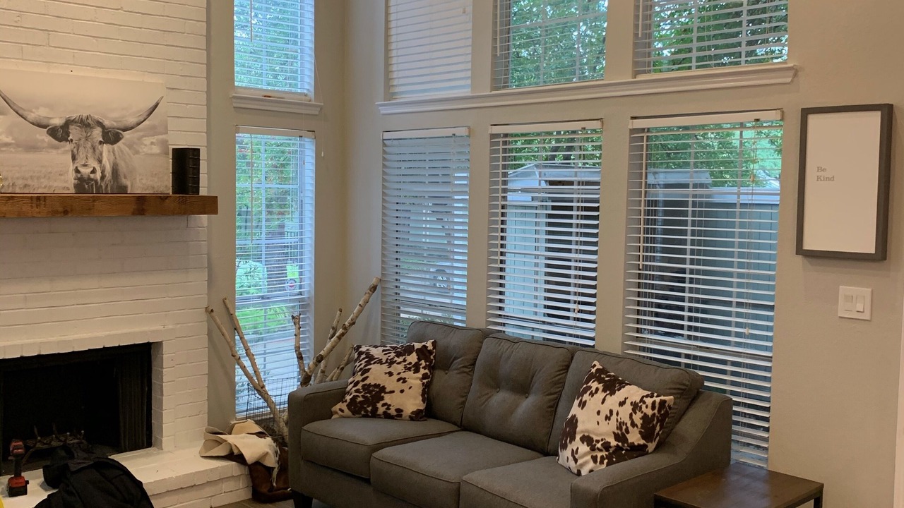 Photo of Livingroom in Far North Dallas