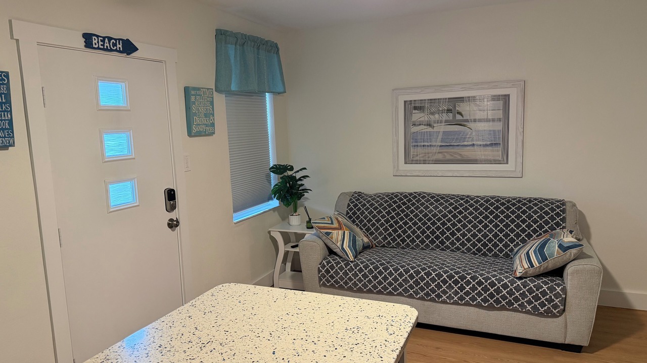 Photo of Livingroom in Golden Beach