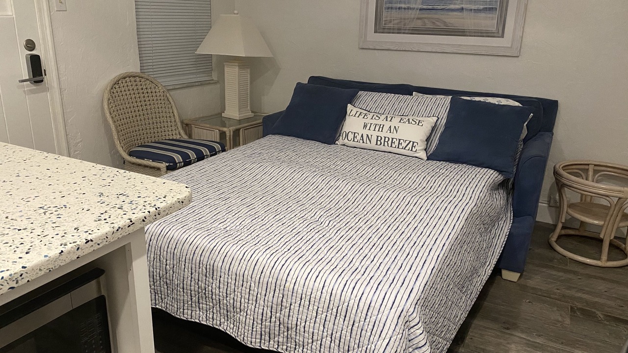 Photo of Bedroom in Golden Beach