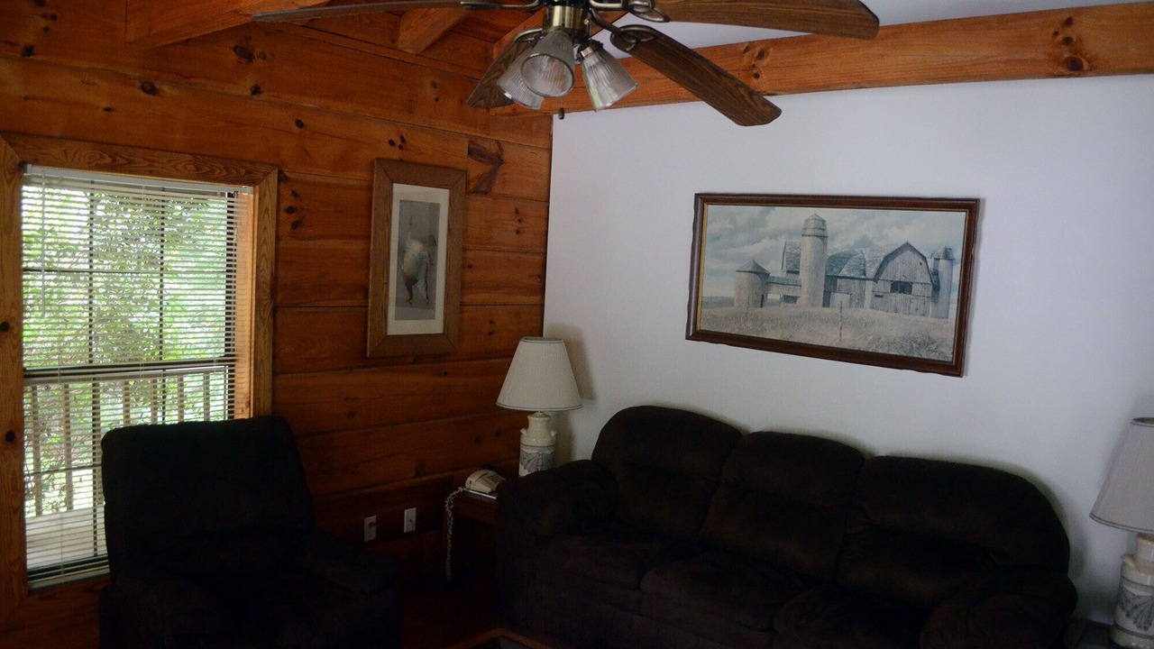 Photo of Livingroom in Oneida