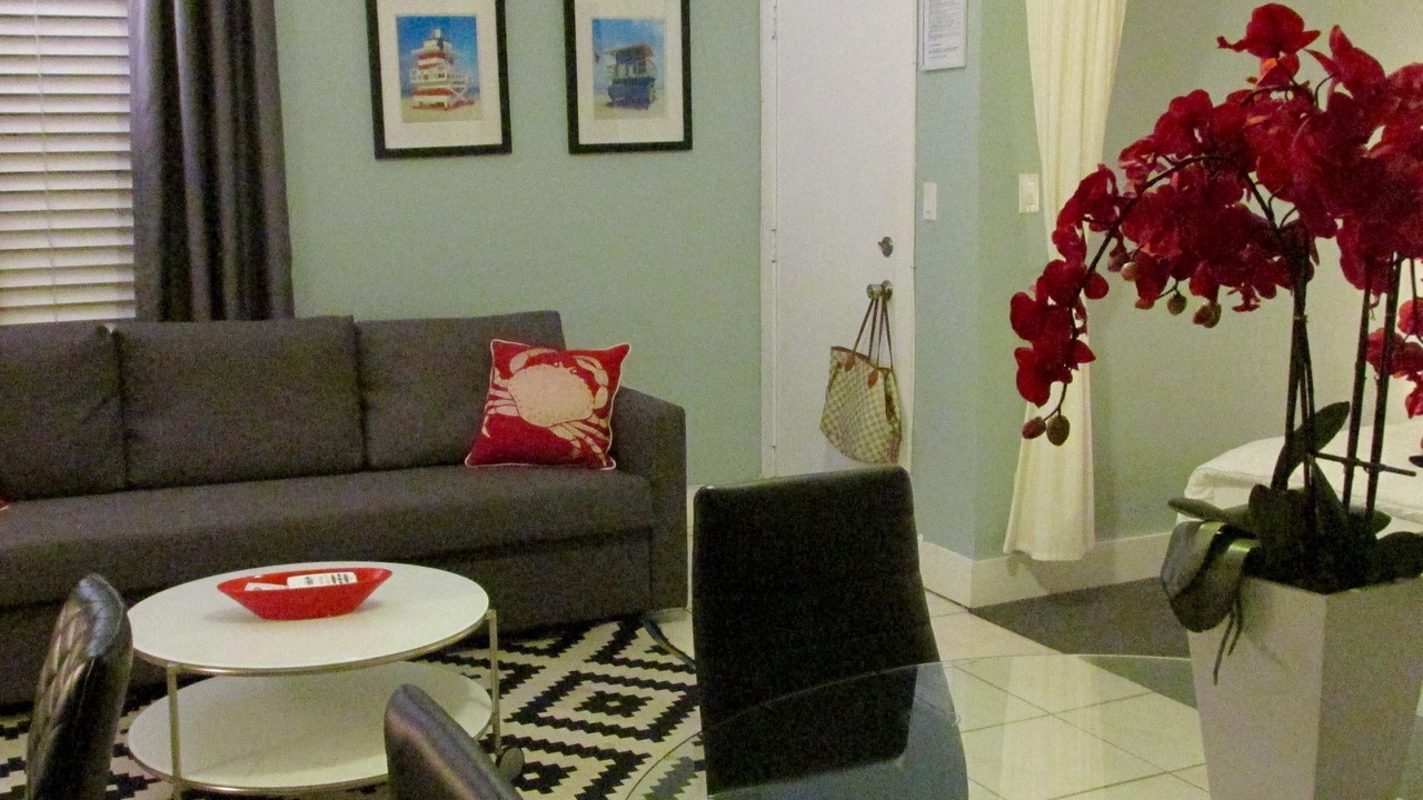 Photo of Livingroom in Mid Beach