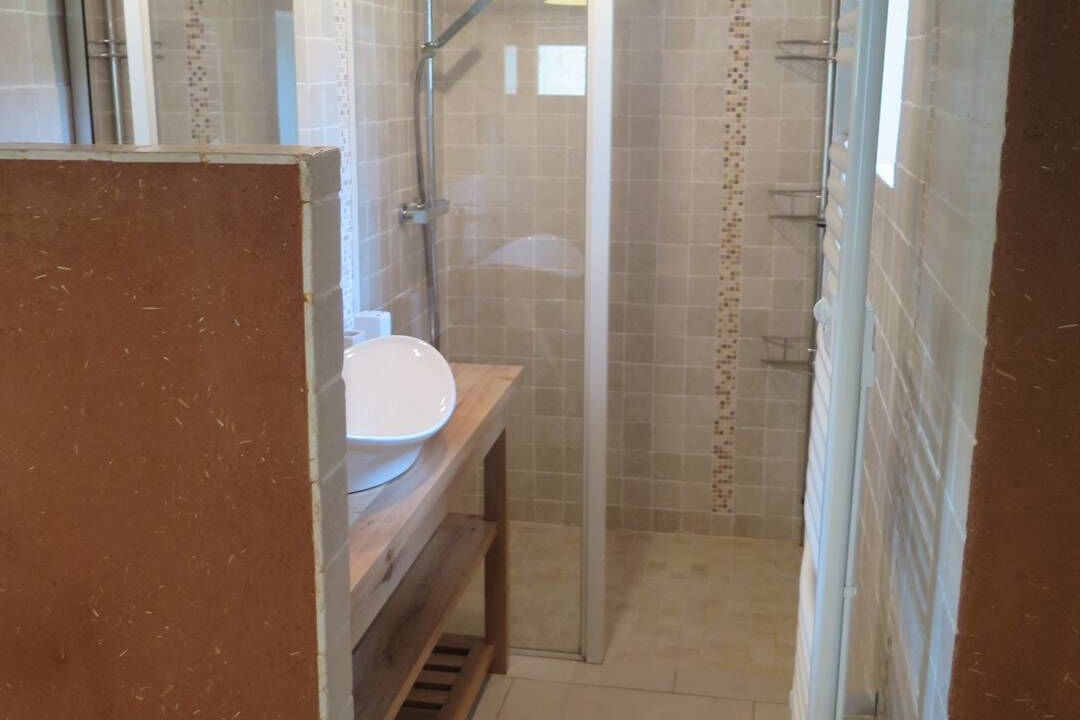 Photo of Bathroom in Blanquefort-sur-Briolance