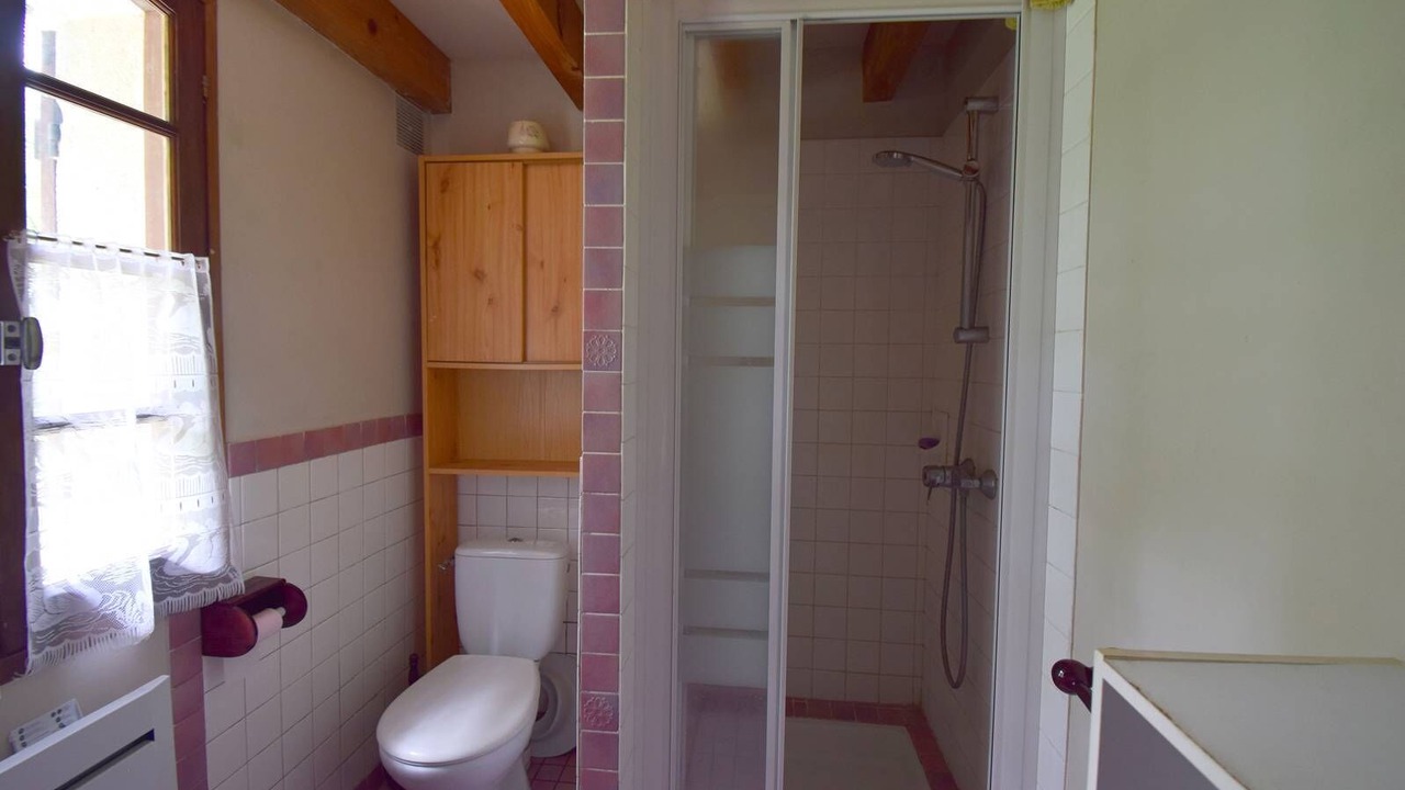 Photo of Bathroom in Reaup-Lisse