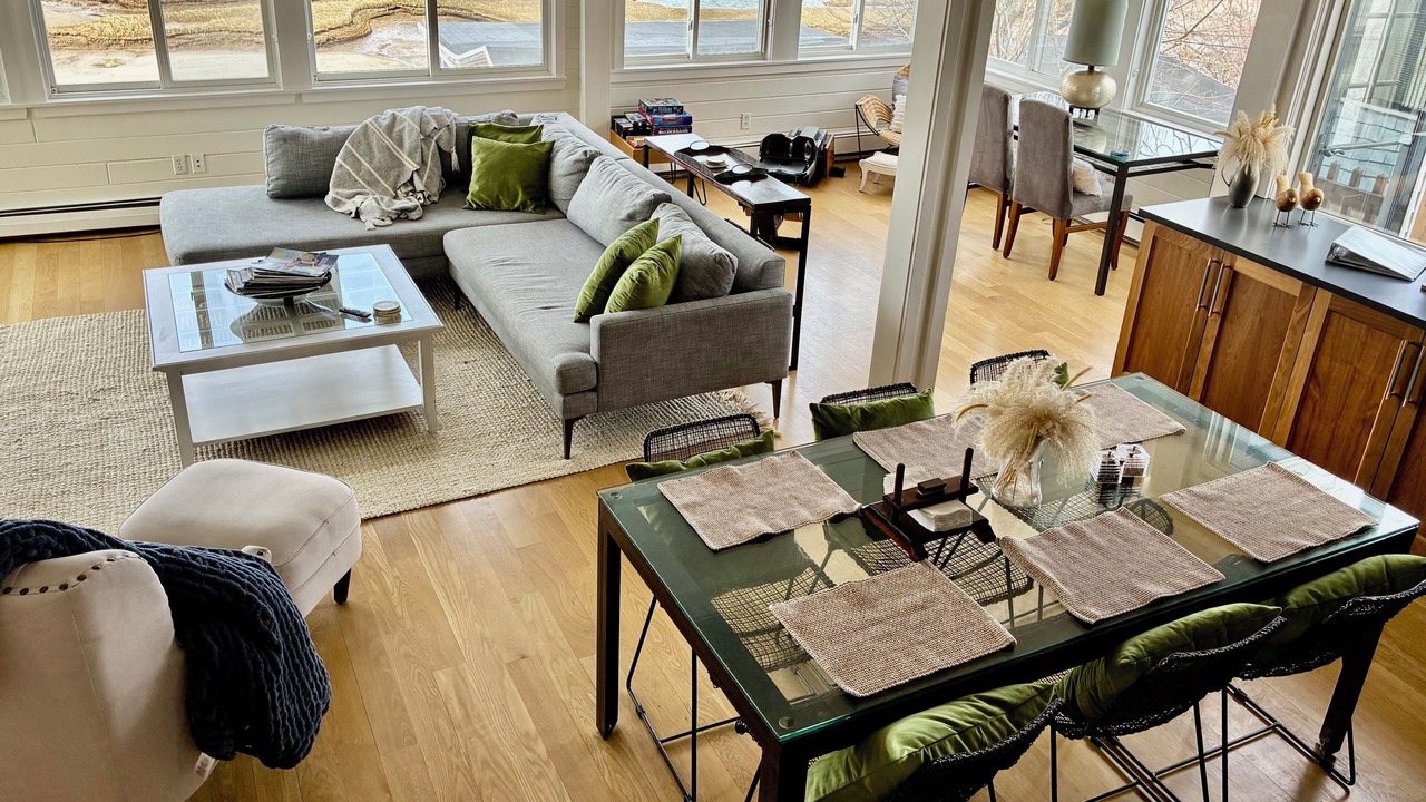 Photo of Livingroom in Gloucester