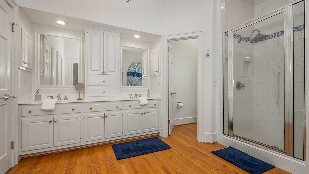 Photo of Bathroom in Lynn