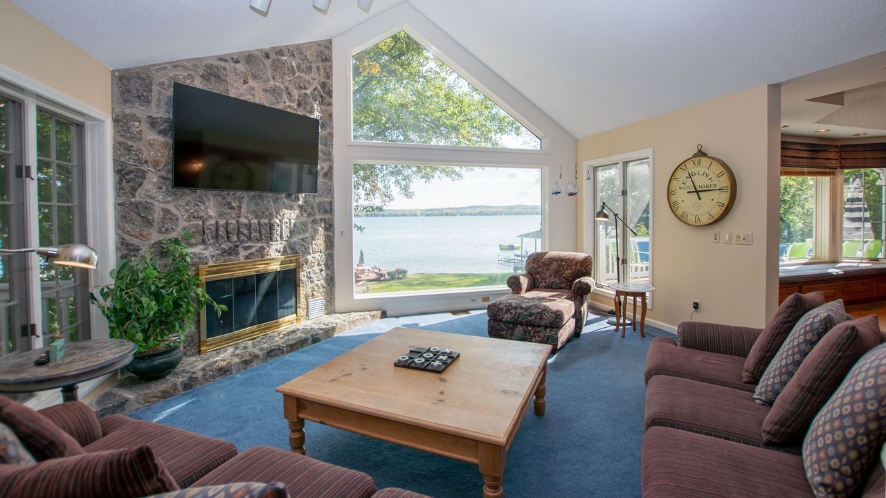 Photo of Livingroom in Canandaigua