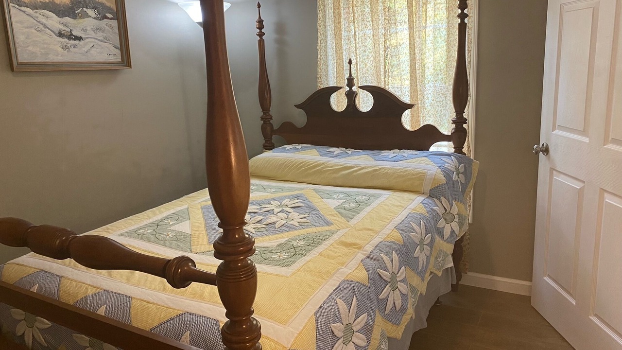 Photo of Bedroom in Pittsburg