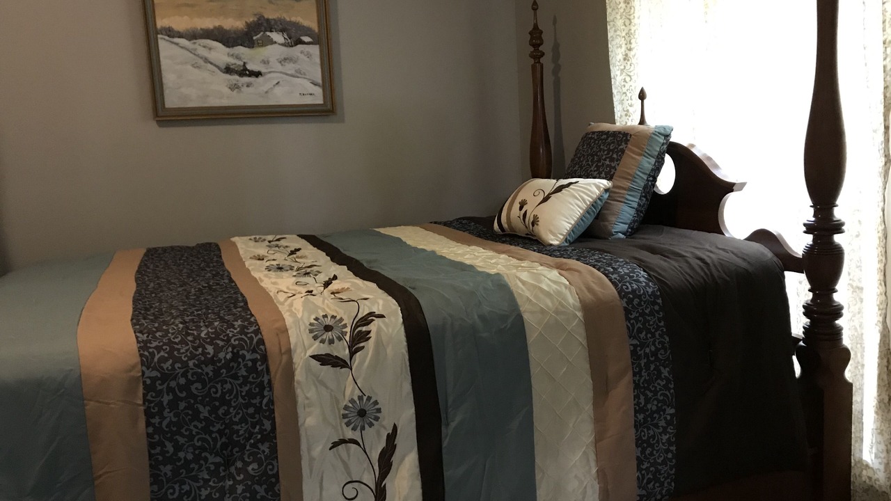 Photo of Bedroom in Pittsburg