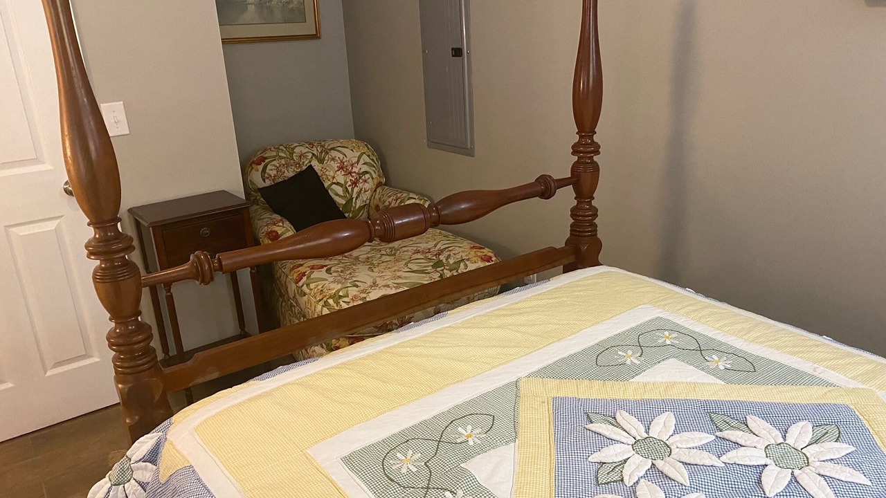 Photo of Bedroom in Pittsburg