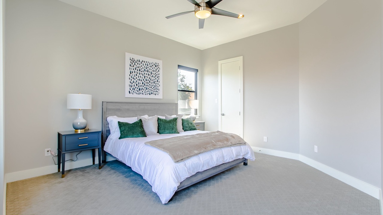 Photo of Bedroom in Oak Lawn