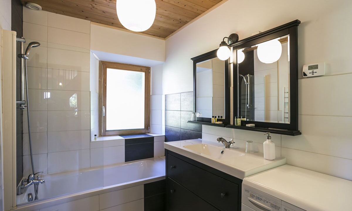 Photo of Bathroom in Arc-1600