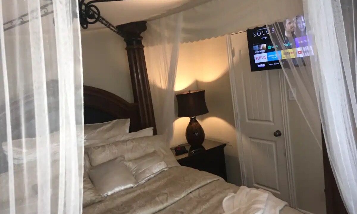 Photo of Bedroom in Iowa Colony