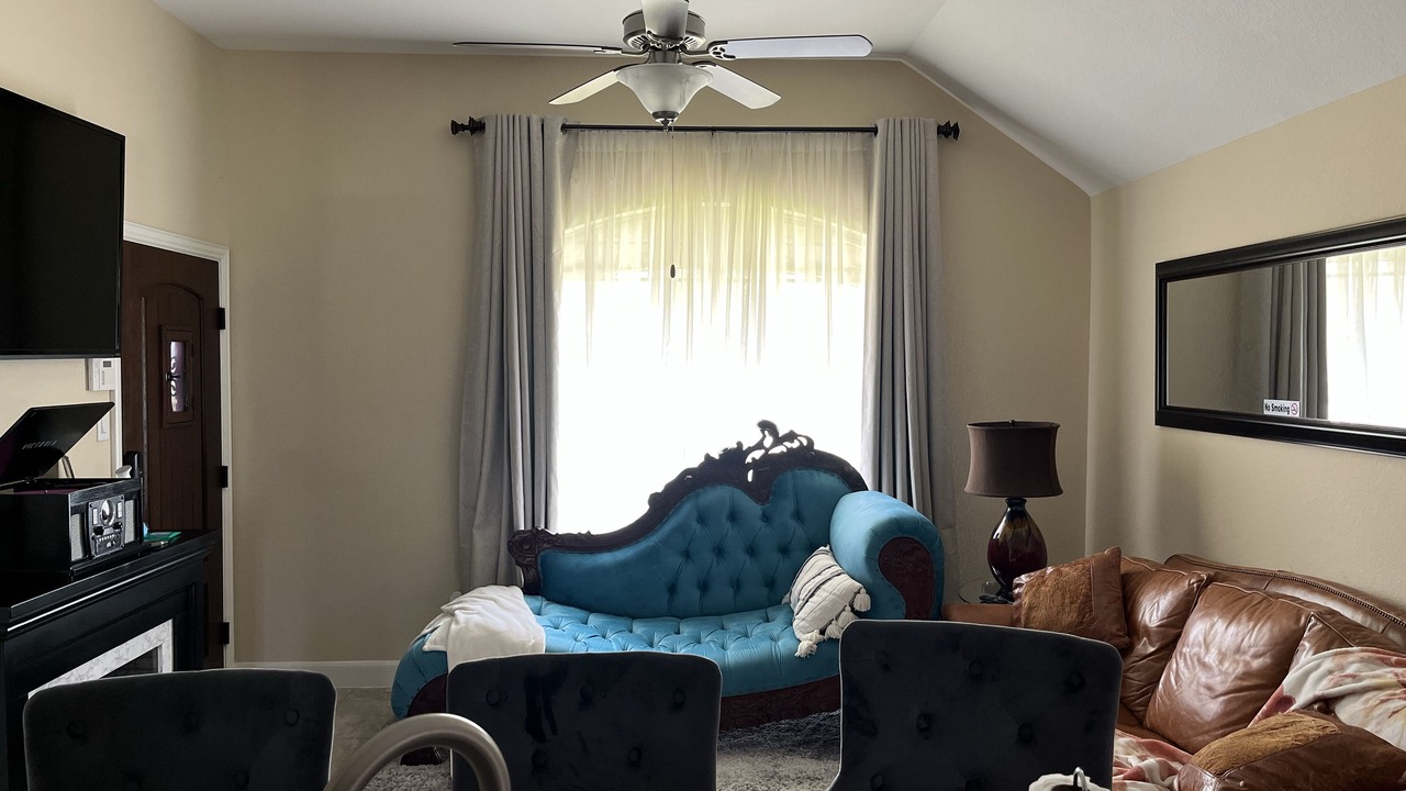 Photo of Livingroom in Iowa Colony