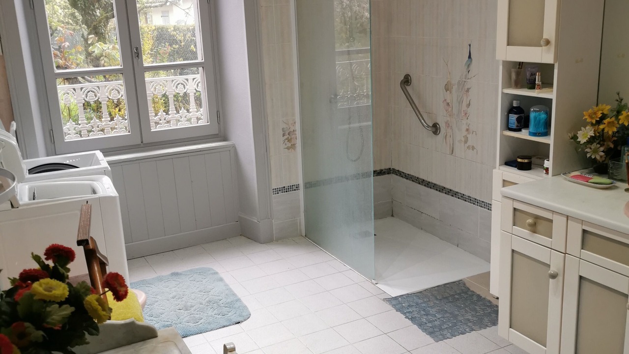 Photo of Bathroom in Champagnac