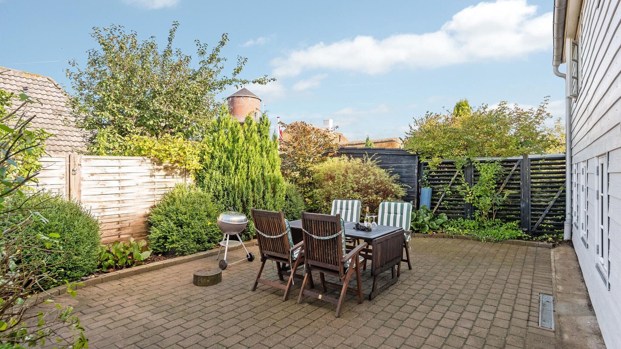 Photo of Others in Hojer