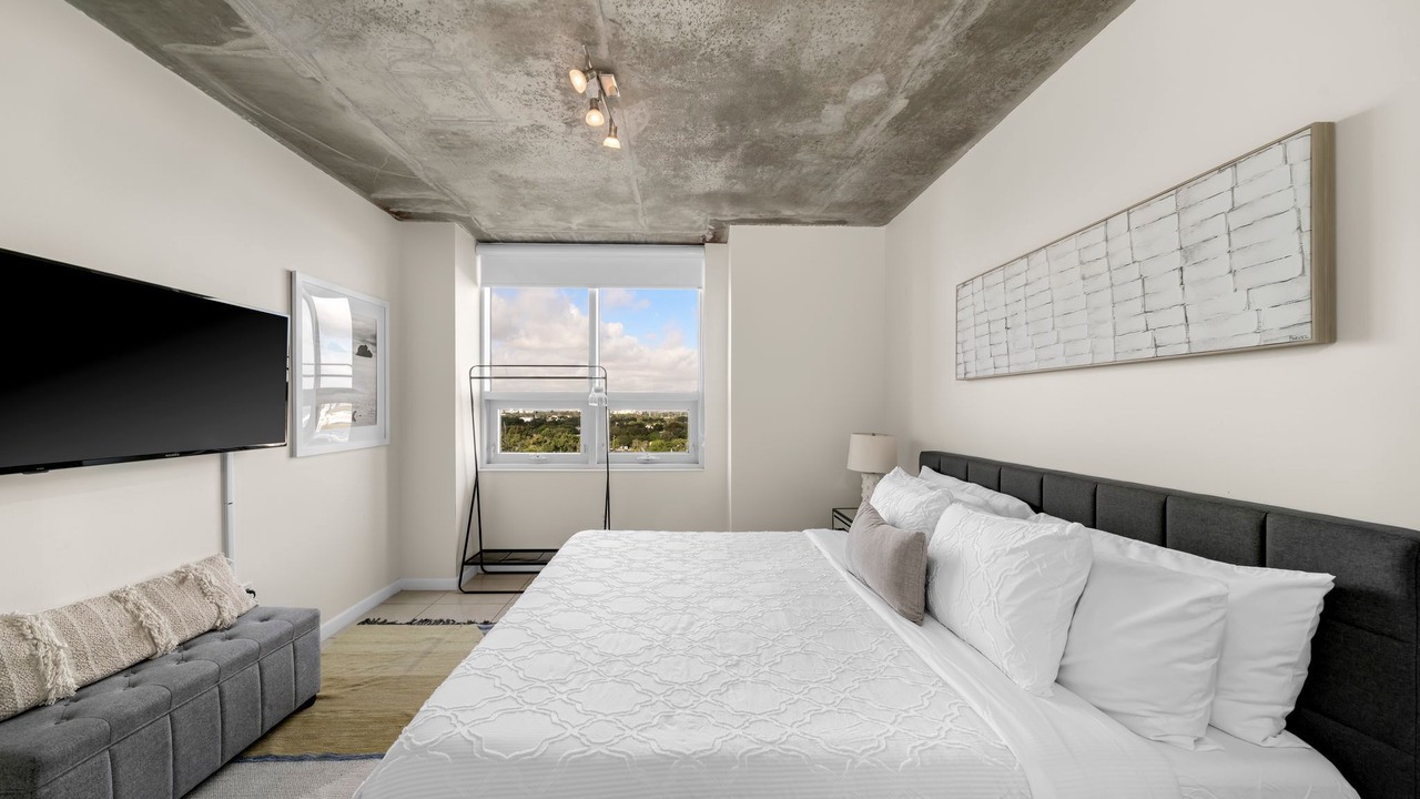 Photo of Bedroom in Midtown
