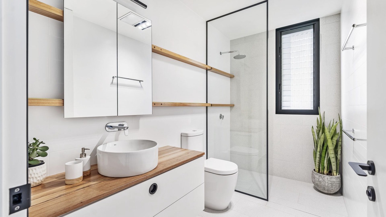 Photo of Bathroom in Basin View