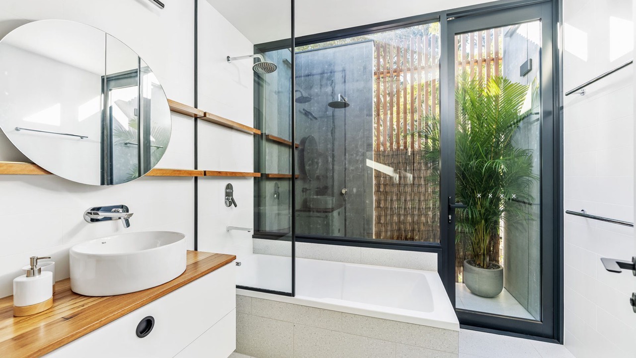 Photo of Bathroom in Basin View