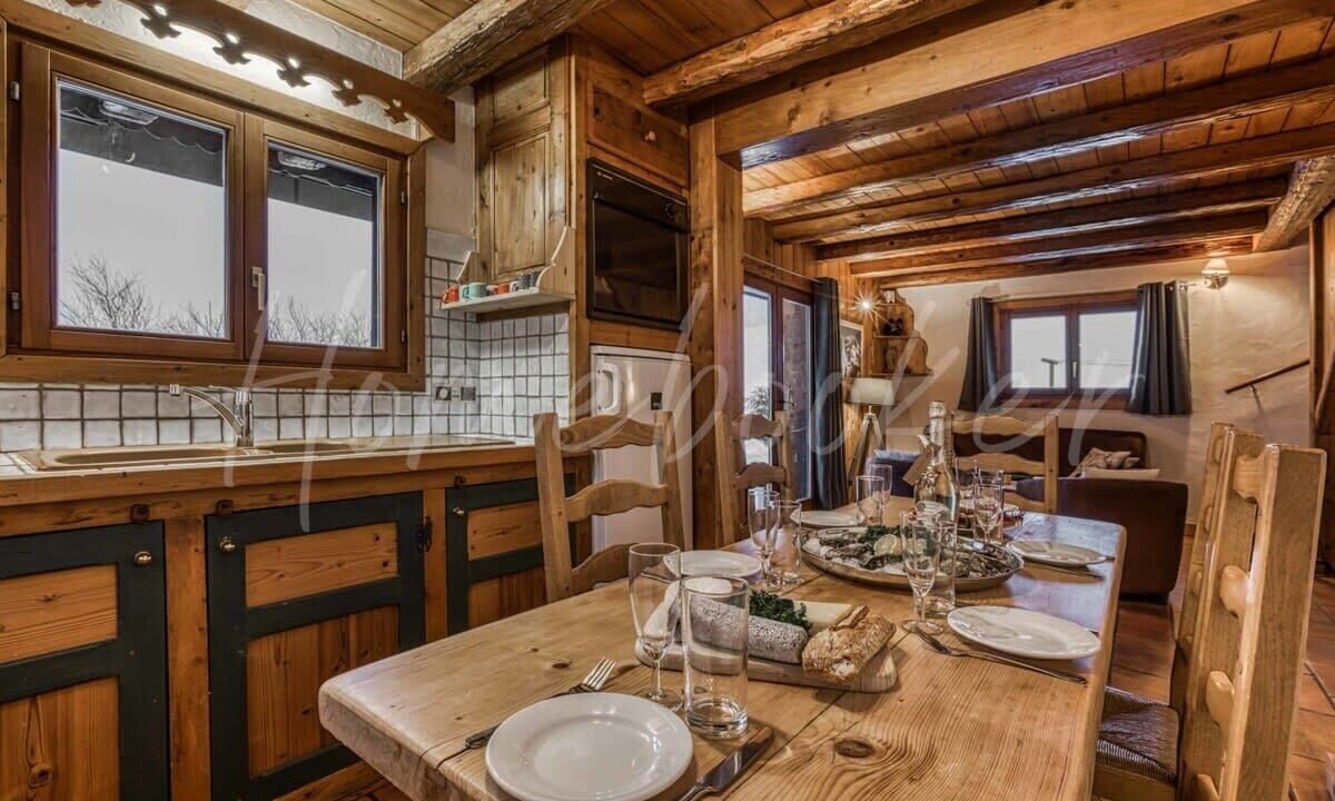 Photo of Others in Demi-Quartier