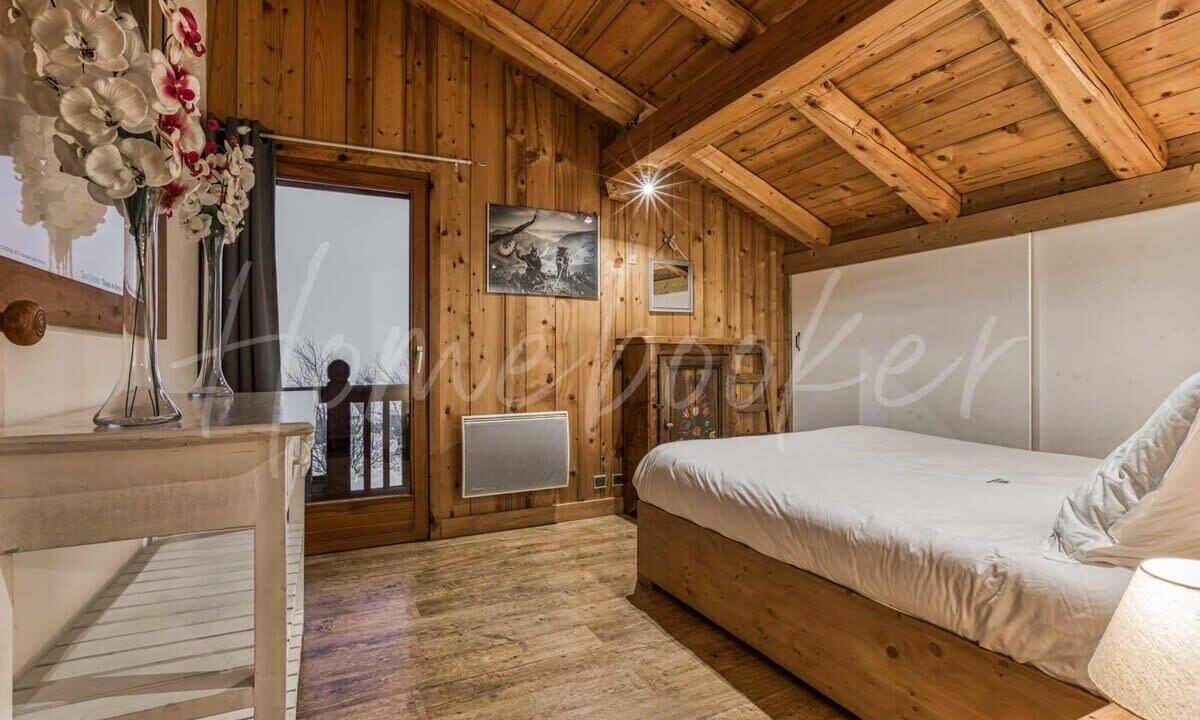 Photo of Bedroom in Demi-Quartier