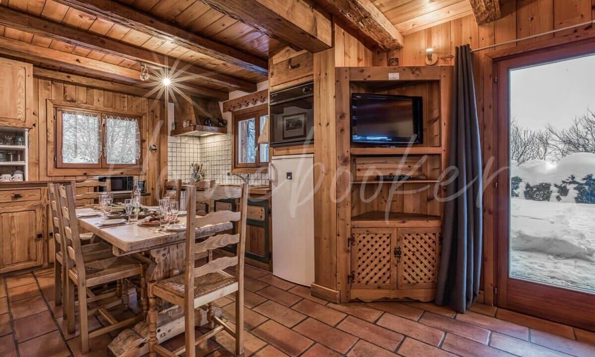 Photo of Others in Demi-Quartier