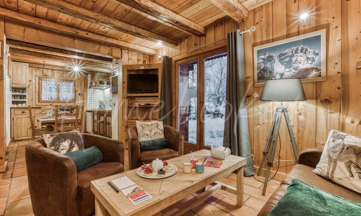 Photo of Livingroom in Demi-Quartier