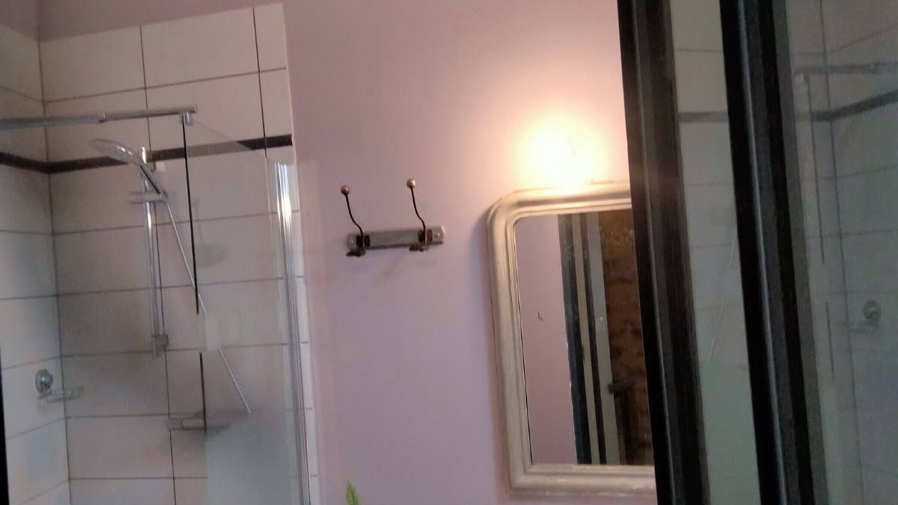 Photo of Bathroom in Louplande