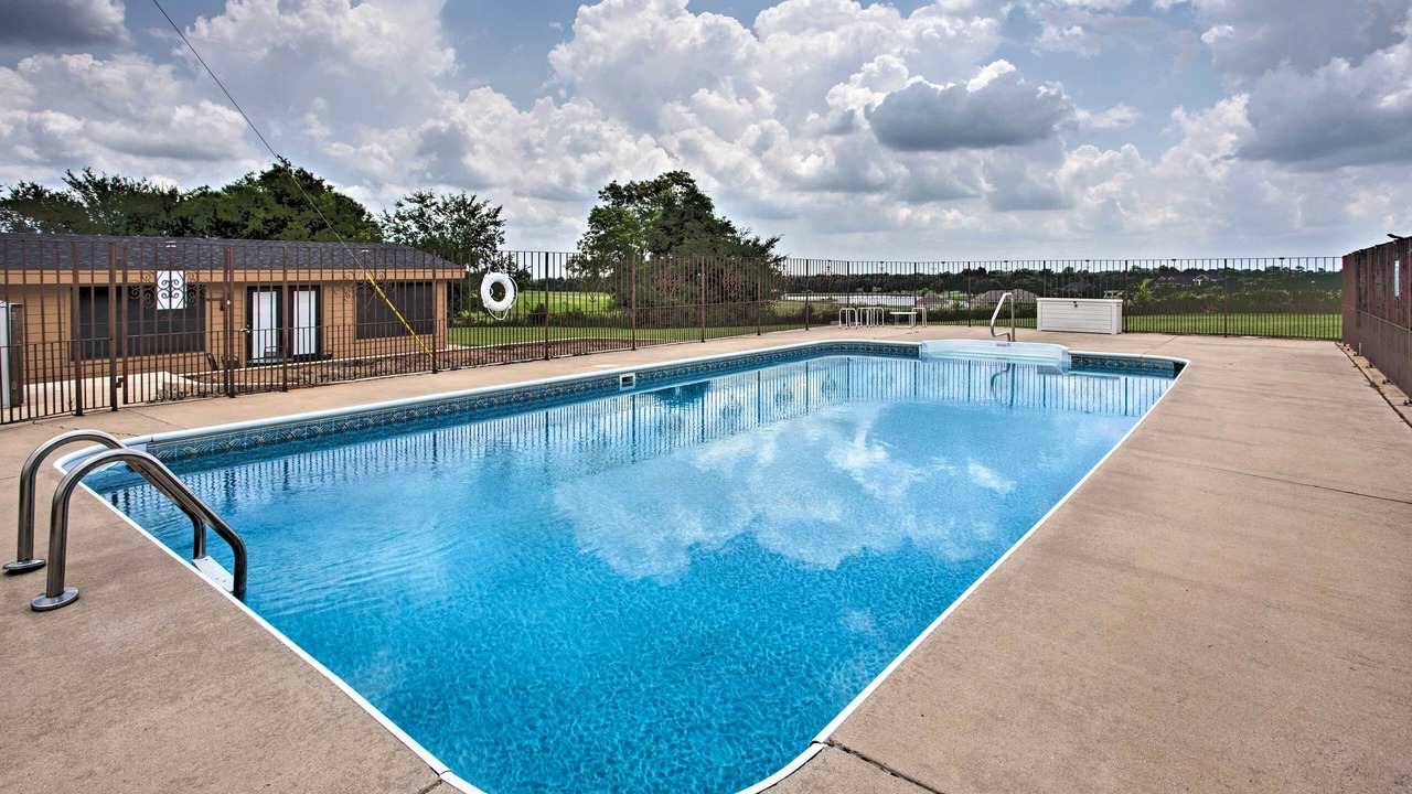Photo of Outdoor in Calera