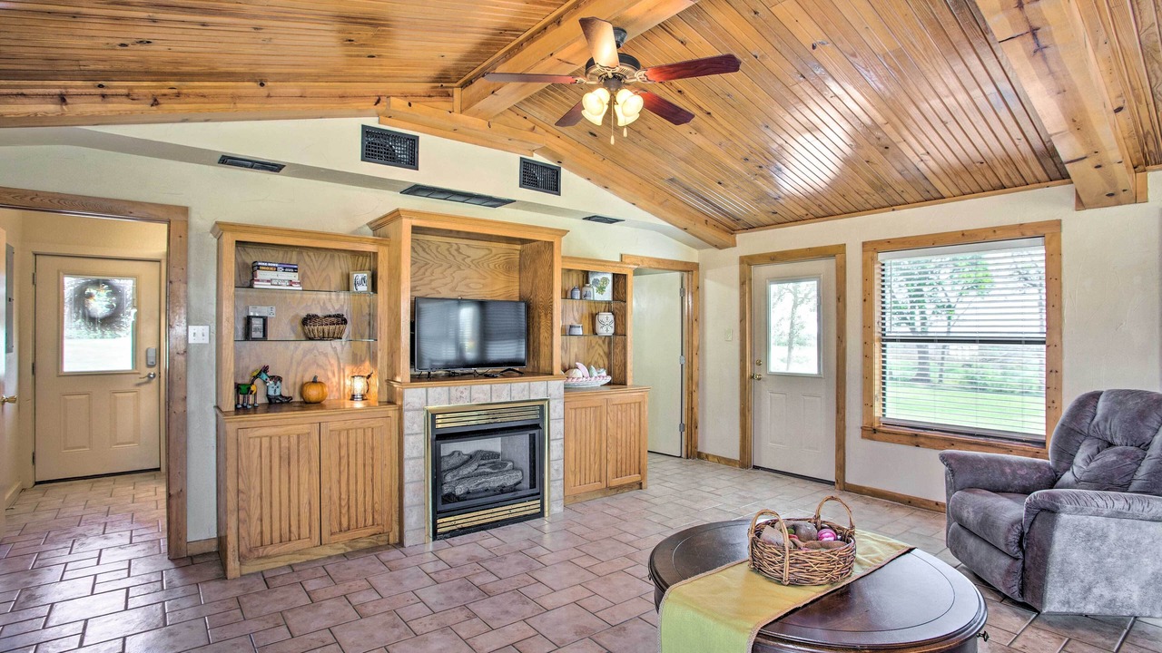 Photo of Livingroom in Calera