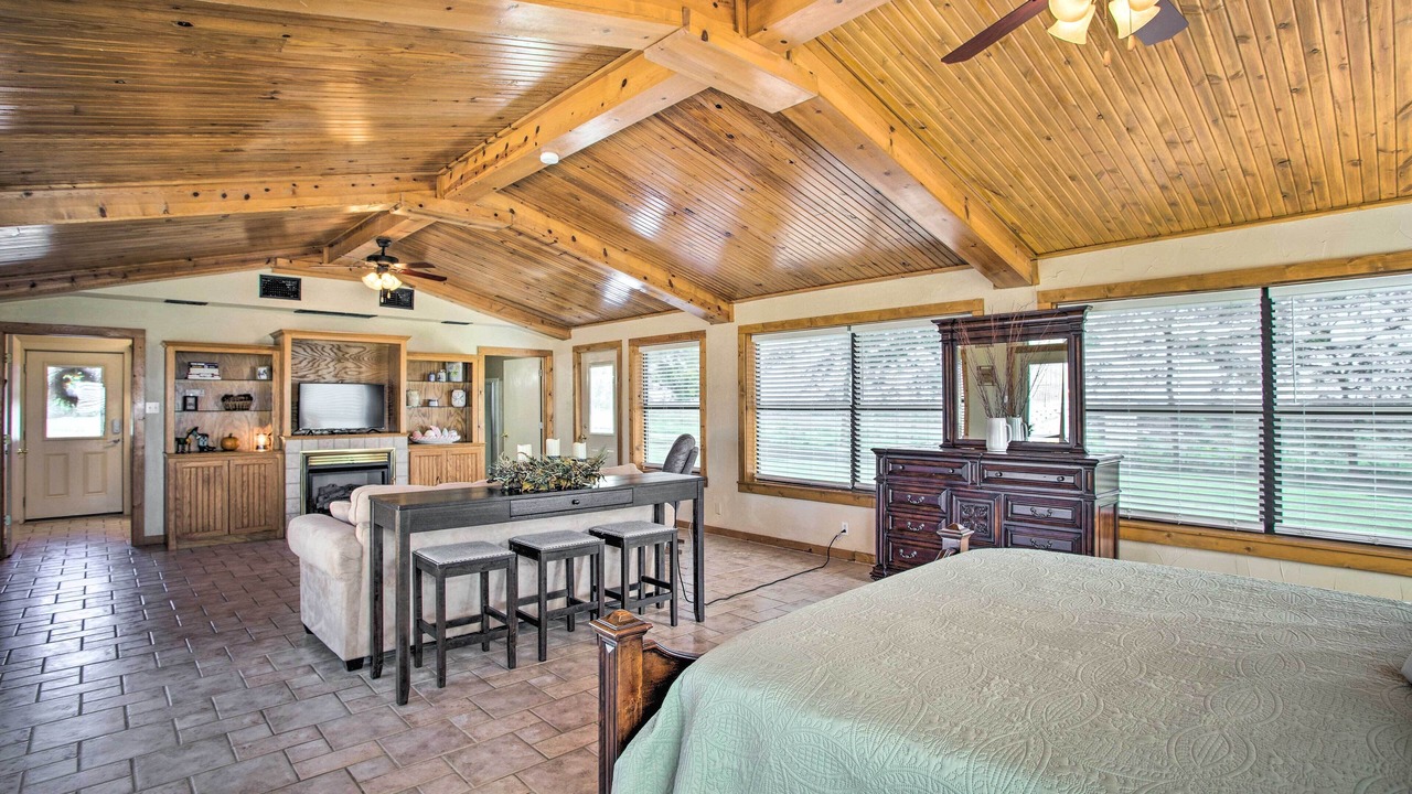Photo of Livingroom in Calera