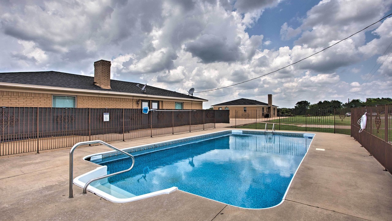 Photo of Outdoor in Calera