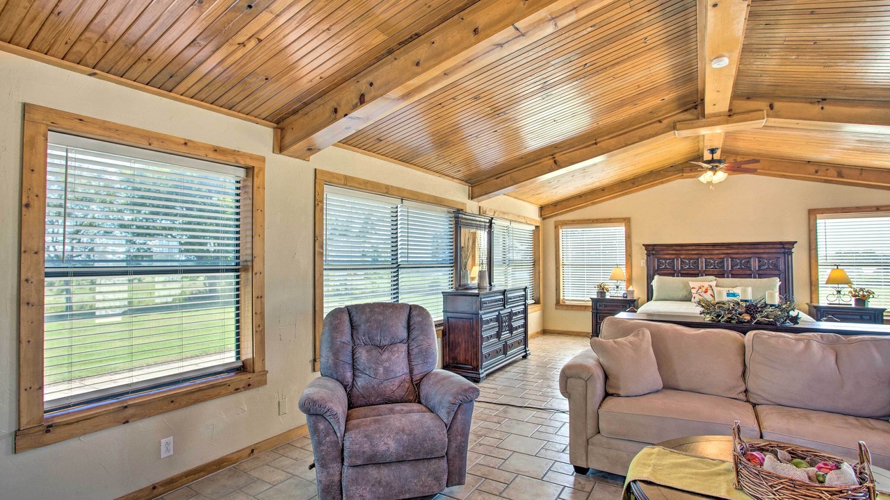 Photo of Livingroom in Calera