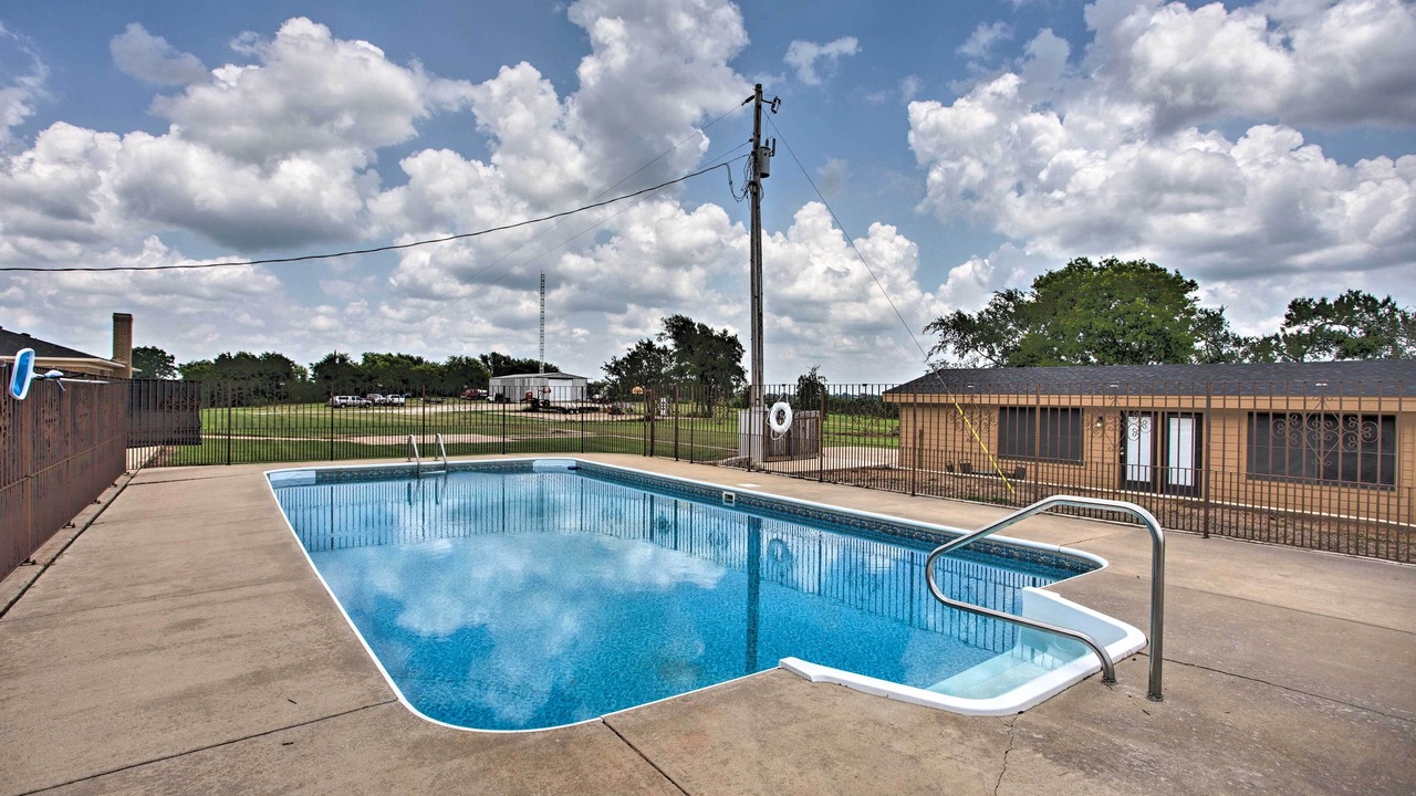 Photo of Outdoor in Calera